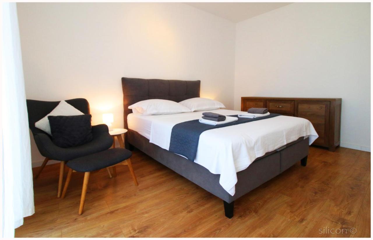 Apartman Silicon Primosten Exterior photo