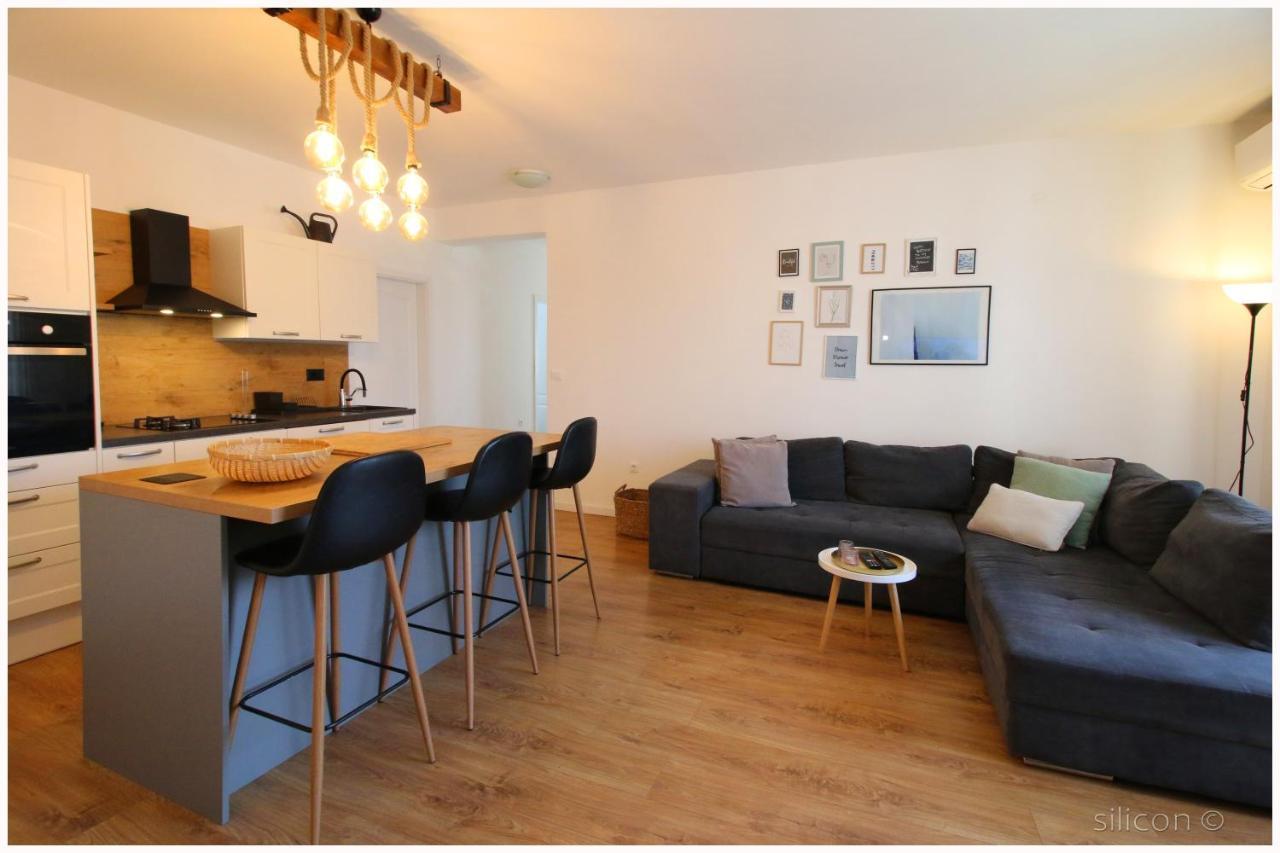 Apartman Silicon Primosten Exterior photo