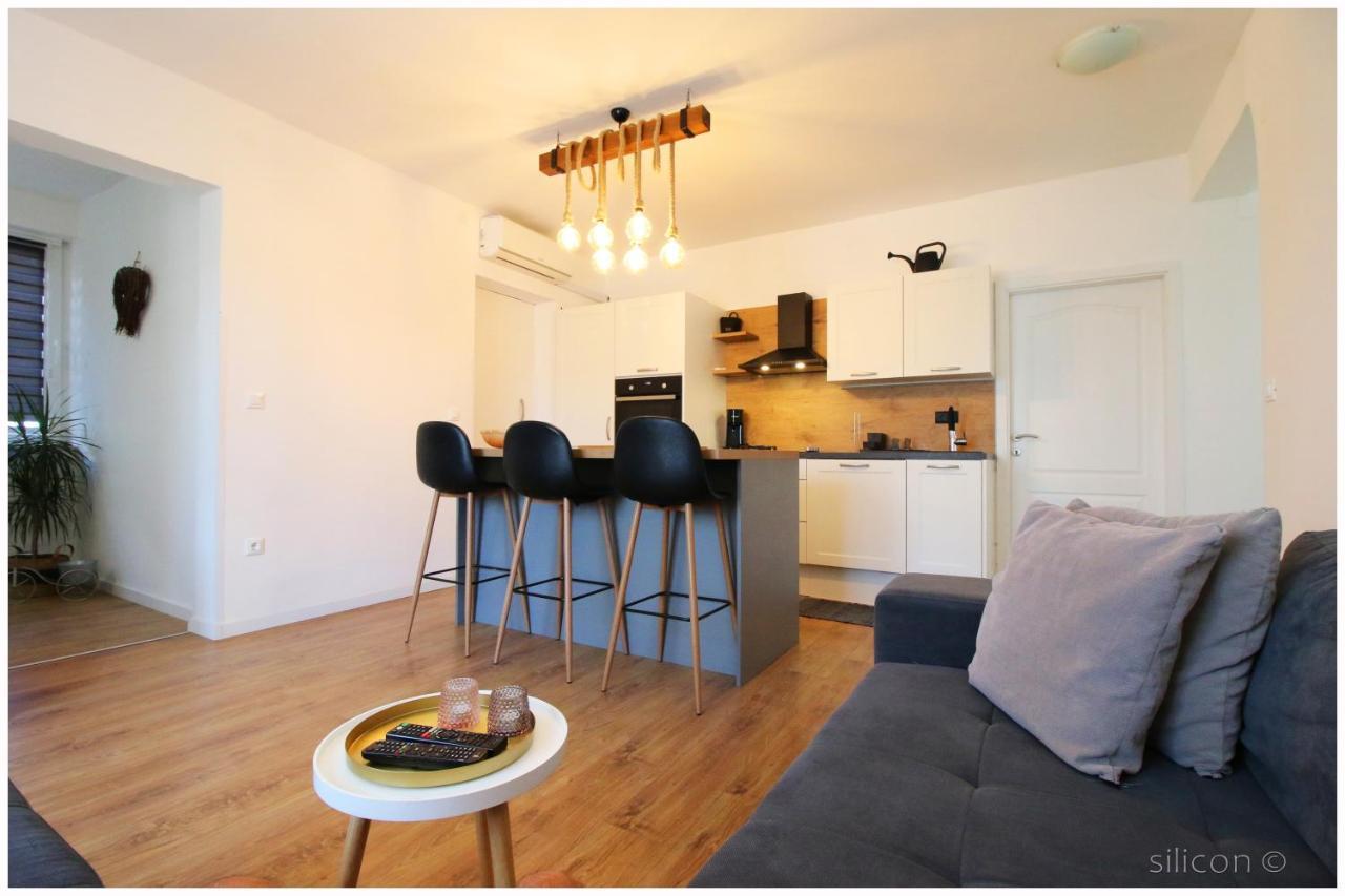 Apartman Silicon Primosten Exterior photo